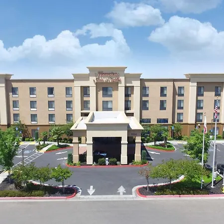 Hampton Inn & Suites Madera